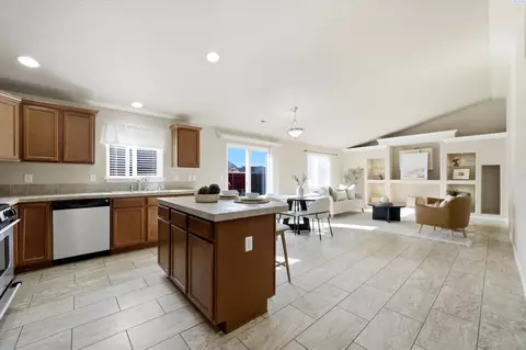 Kitchen - 6416 Three Rivers Dr, Pasco, WA 99301 photo 6 of 6