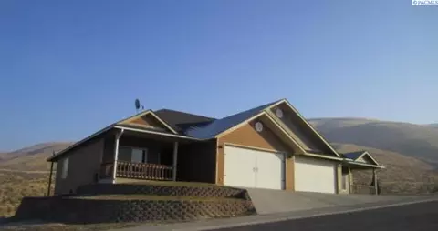 1350 Rohman Dr, Prosser, WA 99350