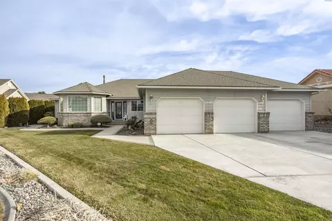 3906 S Morain Loop, Kennewick, WA 99337