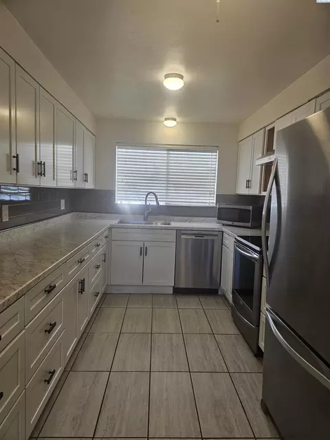 4203 W Kennewick Ave # 1, Kennewick, WA 99336