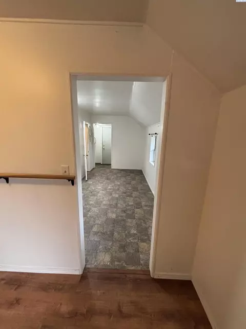 Entry Way - 635 SE Holbrook Pl, Pullman, WA 99163 photo 2 of 2