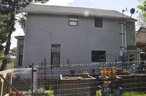 Exterior - 635 SE Holbrook Pl, Pullman, WA 99163 photo 3 of 4