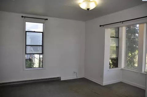 Bedroom - 635 SE Holbrook Pl, Pullman, WA 99163 photo 1 of 4