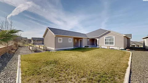 6733 Caspian Pl, West Richland, WA 99353