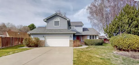 258 W 23rd Pl, Kennewick, WA 99337