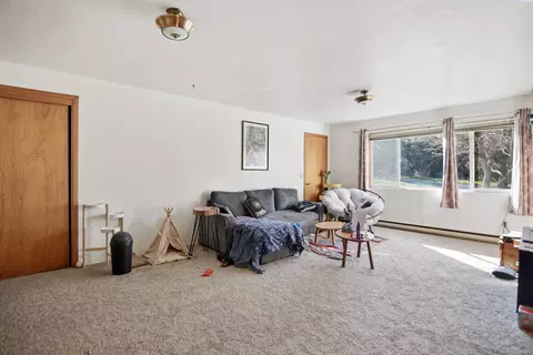 Living - 292 NW Sunrise Dr, Pullman, WA 99163 photo 3 of 4