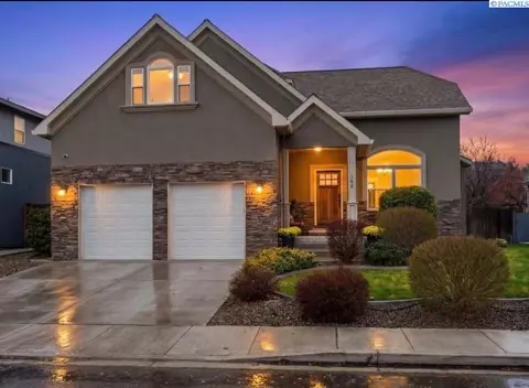 369 Temple Meadow Ln, Richland, WA 99352