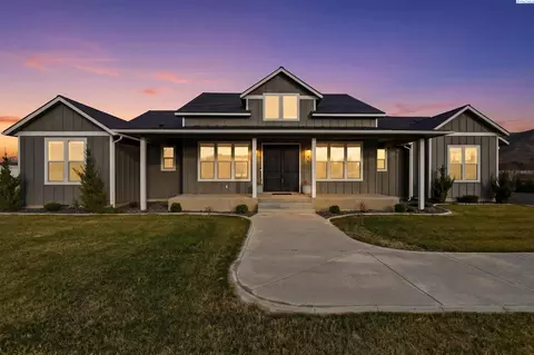 9108 S Moore Rd, Prosser, WA 99350