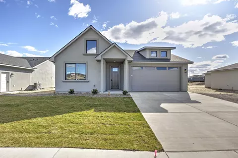 2910 E Helena St, Pasco, WA 99301