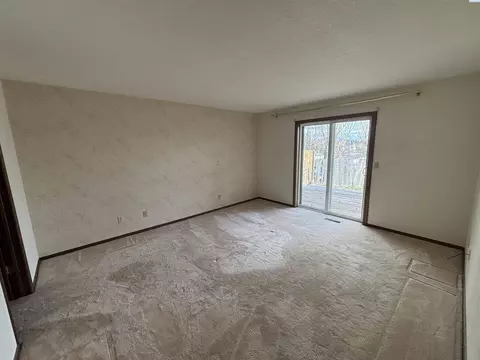 Living - 1340 SW Wadleigh, Pullman, WA 99163 photo 3 of 3