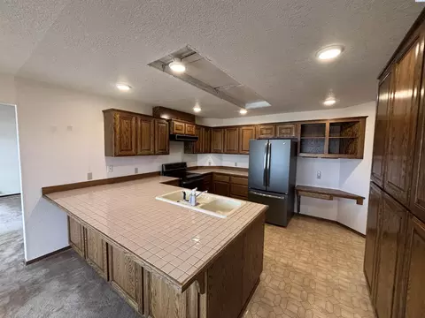 Kitchen - 1340 SW Wadleigh, Pullman, WA 99163 photo 1 of 3