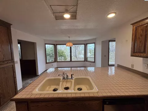 Kitchen - 1340 SW Wadleigh, Pullman, WA 99163 photo 2 of 3
