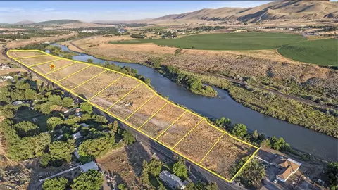 15649 Old Inland Empire Hwy, Benton City, WA 99320
