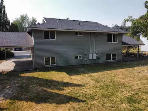 Exterior - 310 NW Robert St, Pullman, WA 99163 photo 3 of 10