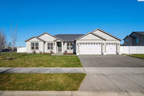 10415 Pine St, Pasco, WA 99301 photo 1