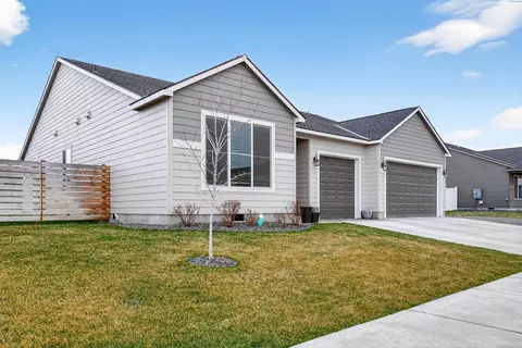 306 Ruby Ave, Grandview, WA 98930