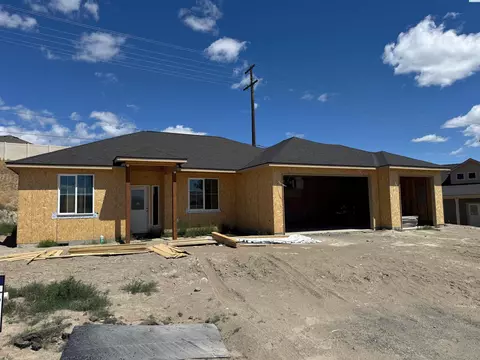 10052 S Clodfelter Rd, Kennewick, WA 99338