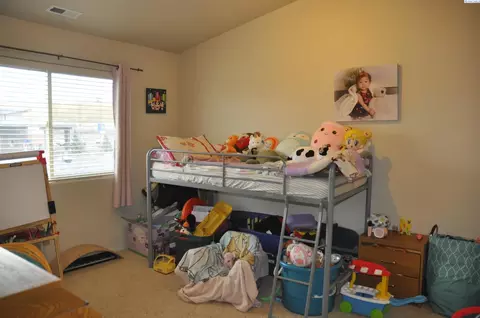 Bedroom - 580-582 SE Shoemaker Pl, Pullman, WA 99163 photo 4 of 6