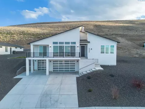 5249 S Quincy Pl, Kennewick, WA 99337