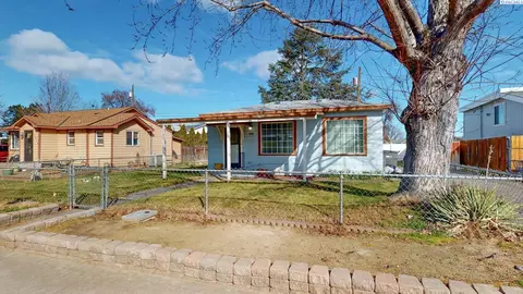 1415 E 10th Ave, Kennewick, WA 99336
