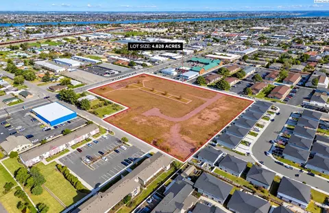 5705 W Clearwater Ave, Kennewick, WA 99336
