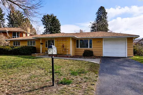 Exterior - 1310 NW Haven Cir, Pullman, WA 99163 photo 1 of 2