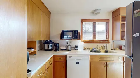 Kitchen - 1310 NW Haven Cir, Pullman, WA 99163 photo 2 of 2