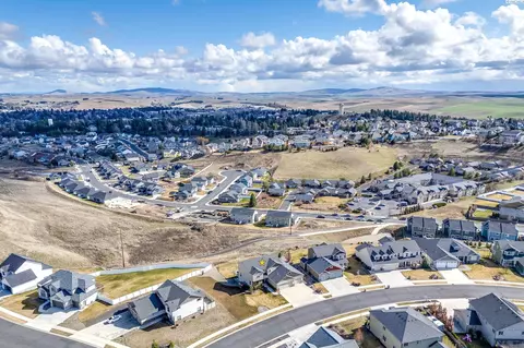 View/Area - 810 SW Windy Point Ct, Pullman, WA 99163 photo 3 of 6