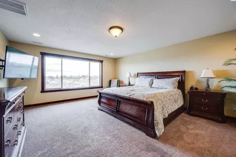 Bedroom - 810 SW Windy Point Ct, Pullman, WA 99163 photo 3 of 6