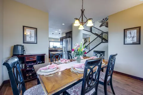 Dining - 810 SW Windy Point Ct, Pullman, WA 99163 photo 2 of 3