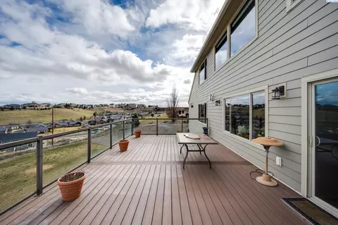 Exterior - 810 SW Windy Point Ct, Pullman, WA 99163 photo 6 of 7