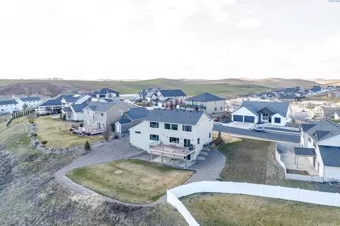 View/Area - 810 SW Windy Point Ct, Pullman, WA 99163 photo 5 of 6