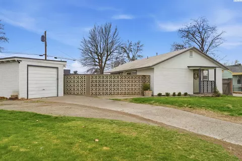 2707 W 6th Pl, Kennewick, WA 99336