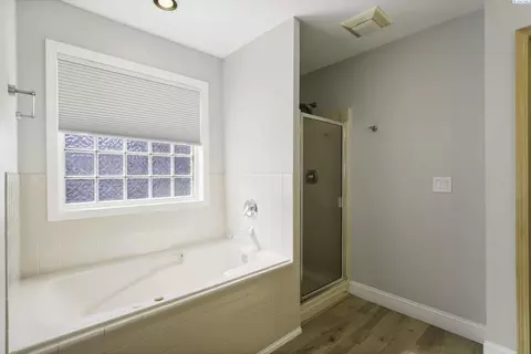 Bath - 11021 View Ln, Pasco, WA 99301 photo 2 of 4