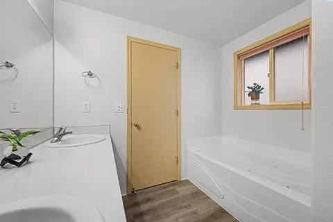 8007 Langara Dr, Pasco, WA 99301 photo 12
