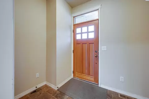 Entry Way - 715 NE Oak Street Condo B, Pullman, WA 99163 photo 1 of 3
