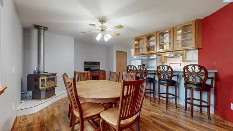 Dining - 127 Willow Cir, Pasco, WA 99301 photo 2 of 2