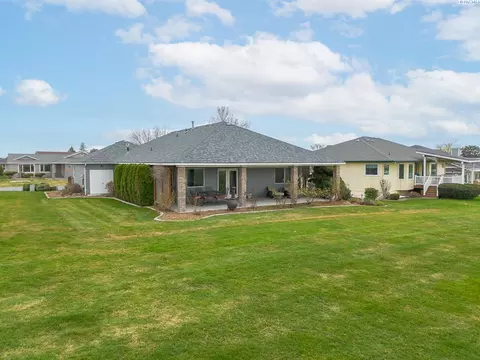 Exterior - 127 Willow Cir, Pasco, WA 99301 photo 2 of 3