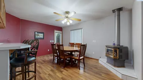 Dining - 127 Willow Cir, Pasco, WA 99301 photo 1 of 2