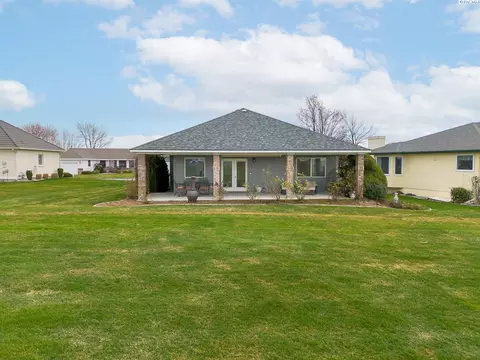 Exterior - 127 Willow Cir, Pasco, WA 99301 photo 1 of 3