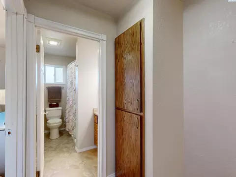Entry Way - 1708 NW Lamont St, Pullman, WA 99163 photo 1 of 1