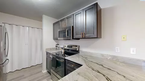 Kitchen - 1708 NW Lamont St, Pullman, WA 99163 photo 3 of 5