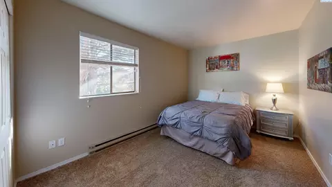 Bedroom - 1708 NW Lamont St, Pullman, WA 99163 photo 3 of 4