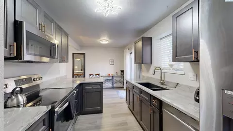 Kitchen - 1708 NW Lamont St, Pullman, WA 99163 photo 5 of 5