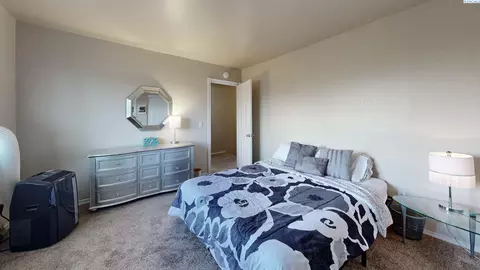 Bedroom - 1708 NW Lamont St, Pullman, WA 99163 photo 2 of 4