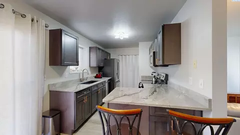 Kitchen - 1708 NW Lamont St, Pullman, WA 99163 photo 2 of 5