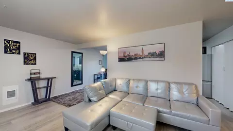 Living - 1708 NW Lamont St, Pullman, WA 99163 photo 2 of 3