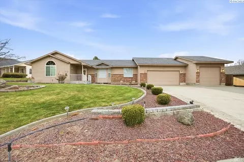 3810 S Buntin Loop, Kennewick, WA 99336