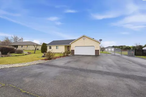 3828 Mountain Meadows Ct, West Richland, WA 99353