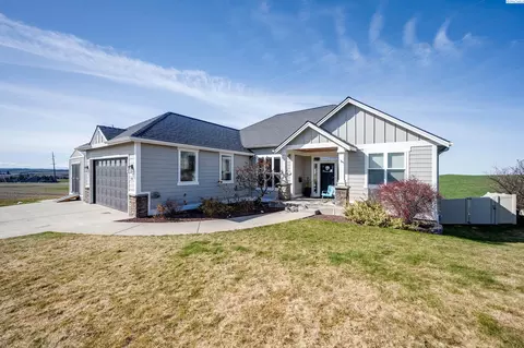 Exterior - 1215 Sunnyside Dr, Pullman, WA 99163 photo 8 of 9